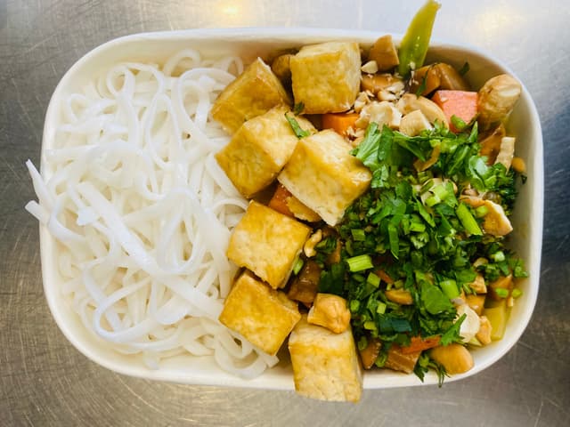 Thai Tofu and Cashew Rice Noodles