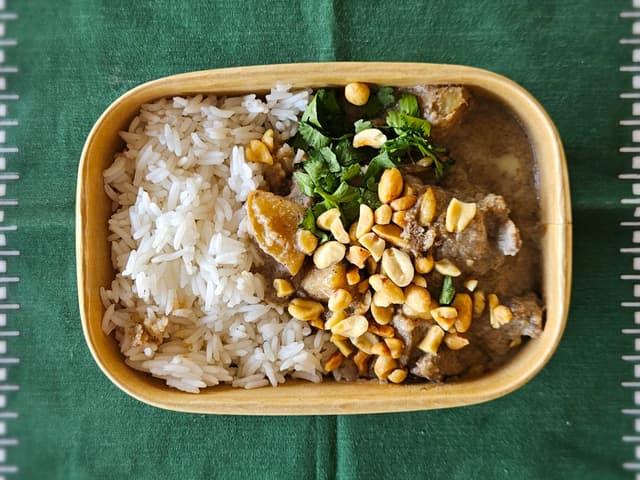 Massaman Curry w Beef Brisket & Potato w Rice