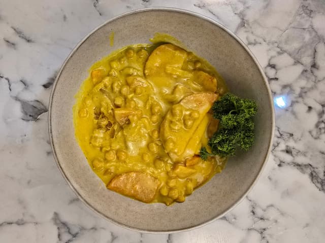 Chickpea & Sweet Potato Curry with RIce