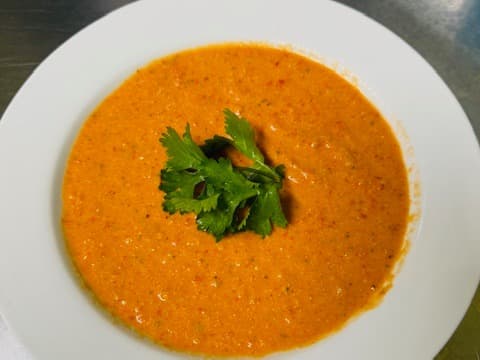Creamy Tomato & Capsicum Soup - LFM/VGN