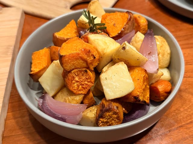 Rosemary Roasted Veg (Potato, Pumpkin, Sweet Potato, Red Onion)