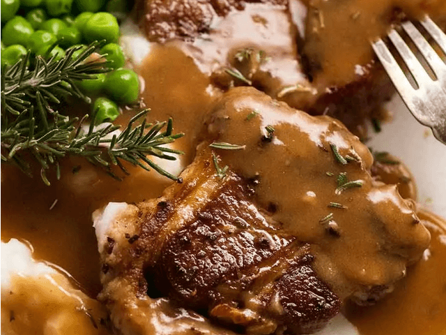 Lamb Chops with Veggies and Rosemary Gravy
