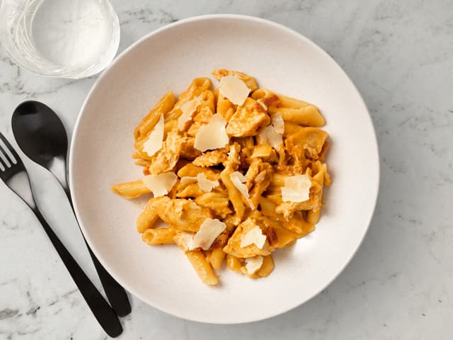 Spiced Chicken with Penne FROZEN