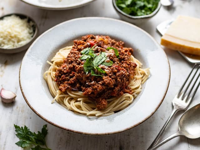 SPAGHETTI BOLOGNESE