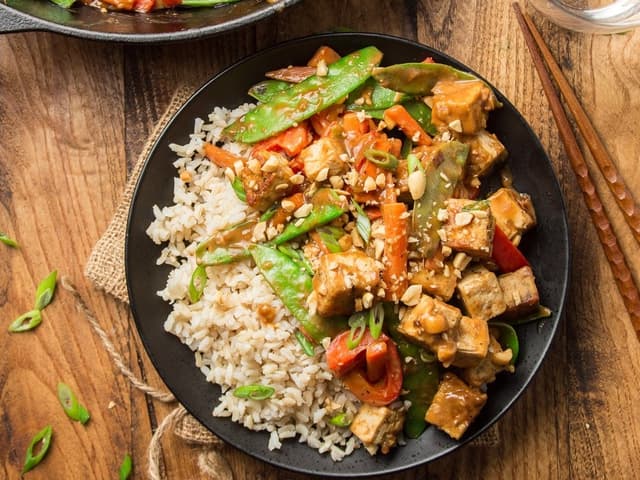 Tofu Satay Stir Fry With Green Vegetable Brown Rice