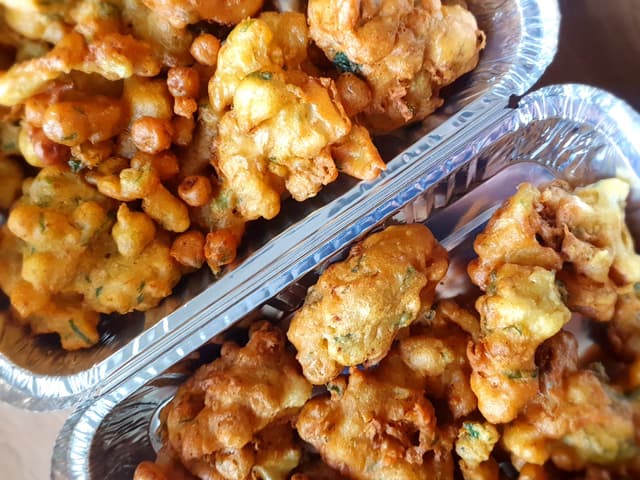 Cauliflower & Chickpea Pakora w Spiced Vegetable Pulao