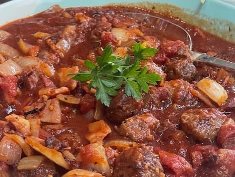 Meatballs in Sauce with pasta