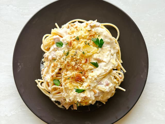 Spaghetti with Carbonara Sauce and parmesan