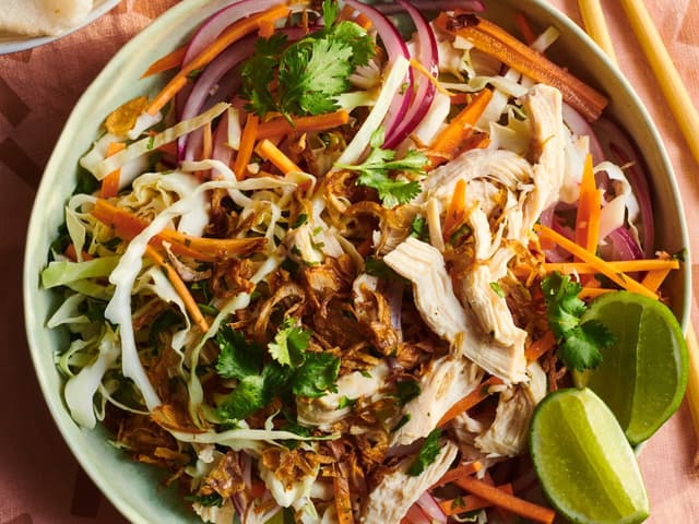 🥗 Vietnamese Chicken Salad with Chilli Lime Dressing