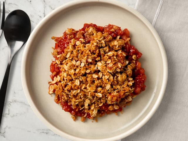 Apple & Raspberry Crumble for 2 - Frozen