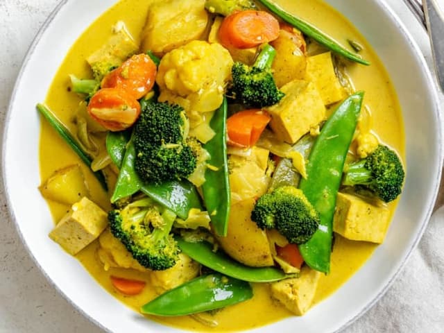 Vegan Coconut Curry with Brown Rice