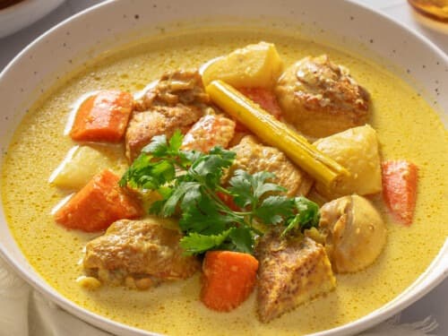 Vietnamese Chicken Curry (Ca Ri Ga) With Coconut Rice