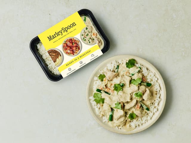 Thai Green Chicken Curry with Beans and Steamed Rice