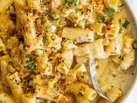 CREAMY CAULIFLOWER + CHICKEN RIGATONI PASTA