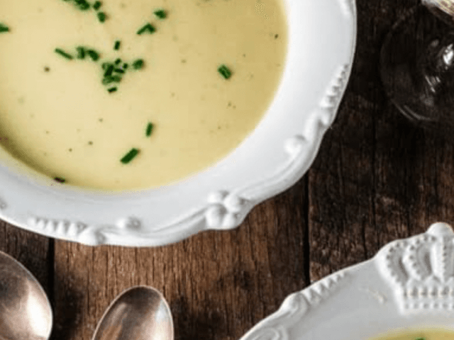 Vichyssoise Soup (Leek & Potato Soup)