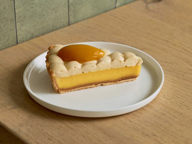 Mango & Macadamia (Slice)