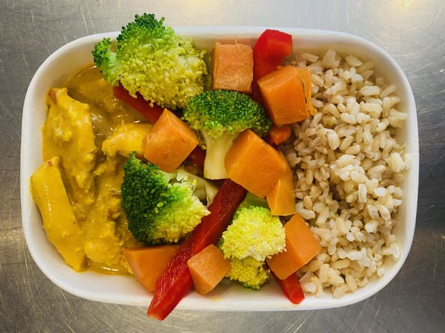 Thai Satay Chicken, Vegetables and Brown Rice