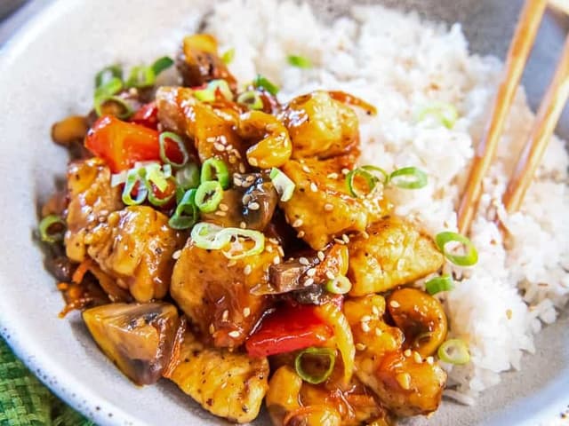 Cashew Chicken With White Rice