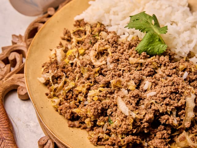 Savoury Beef, Cabbage & Rice