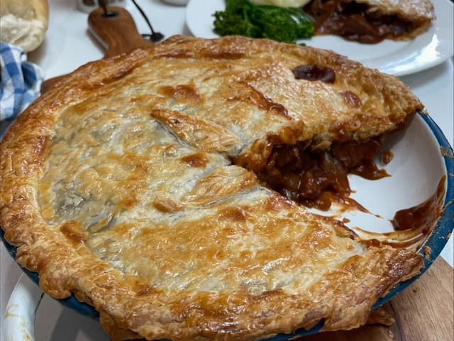 Chunky Beef Pie with Mash & Veg