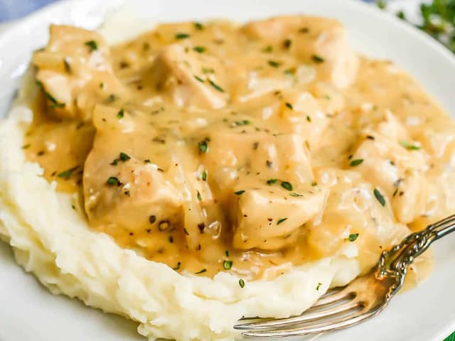 Chicken Curry With Potato Mash & Vegetables