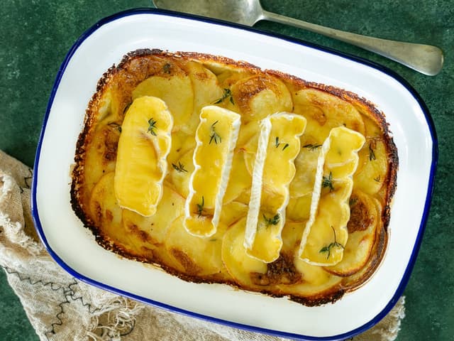 Oven baked potato, brie and thyme gratin (Bundle)