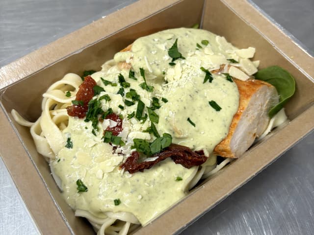 Creamy Chicken Pesto Pasta