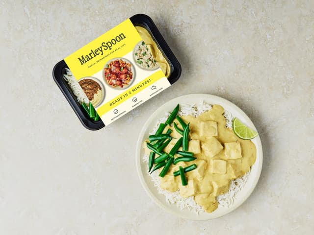 Creamy Satay Tofu with Green Beans and Steamed Rice