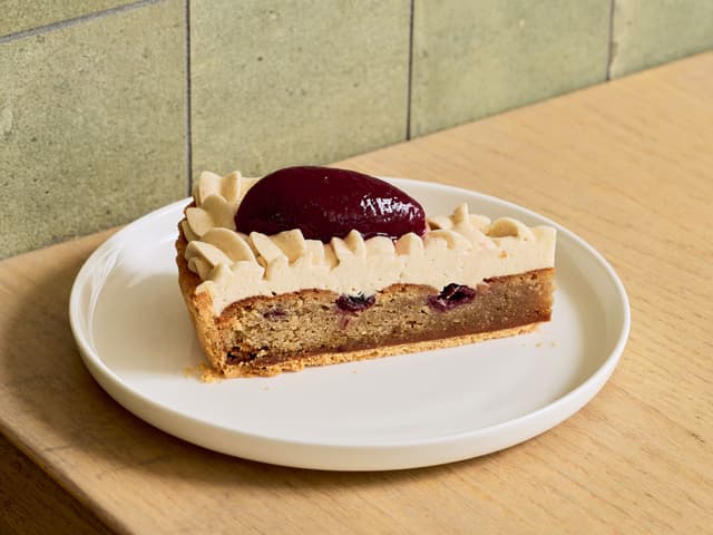 Cherry, Mulled Wine & Gingerbread Slice