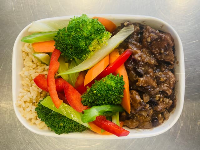 Black Bean Beef, Broccoli, Carrot and Brown Rice