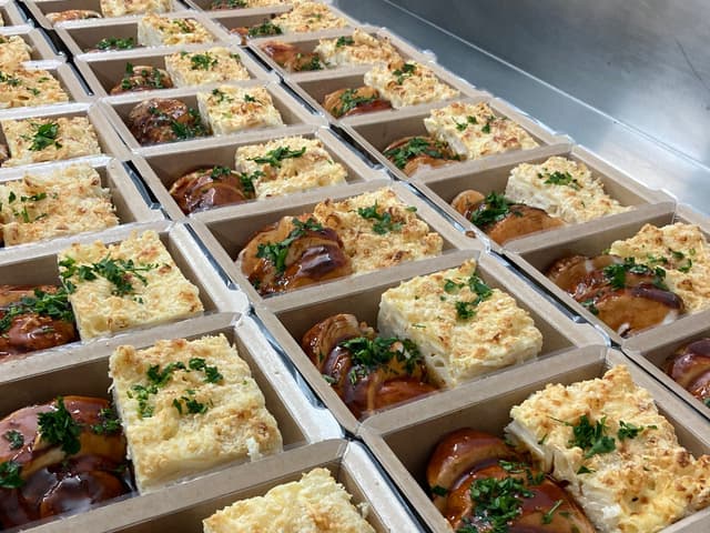 BBQ Chicken with Mac and Cheese