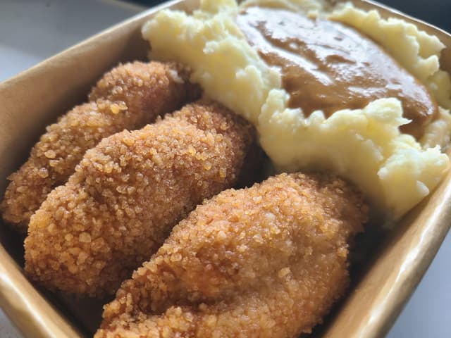 Chicken Fingers w Potato & Gravy