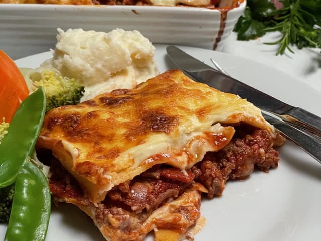 Beef Lasagna, Mash & Vegetables