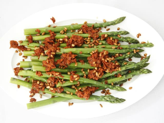 Asparagus with zesty sundried tomato salsa