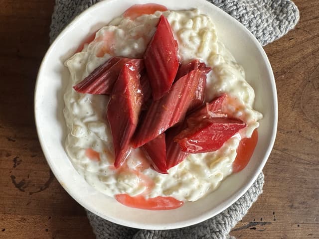 Rhubarb & Creme Fraiche Crumble Rice Pudding