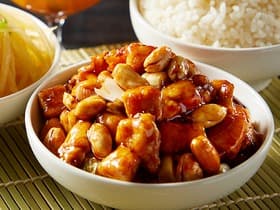 宫保鸡丁 Kung Pao Chicken