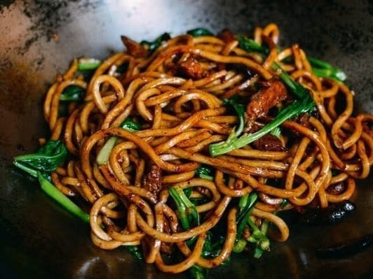 Shanghai Fried Noodles with Pork & Vegetable