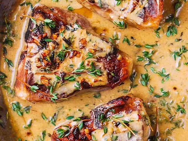 Lamb Loin Chops, Mustard Thyme Sauce, Mash & Braised Peas