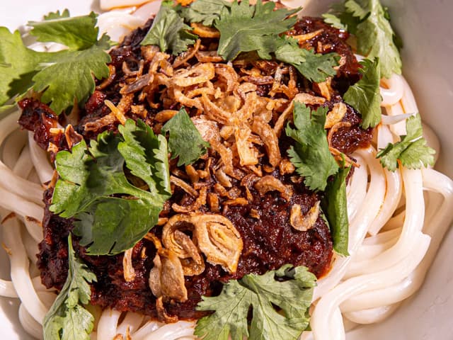 Spicy Mushroom Ragu w Noodles