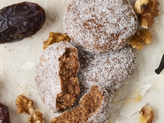Sticky Date Protein Balls