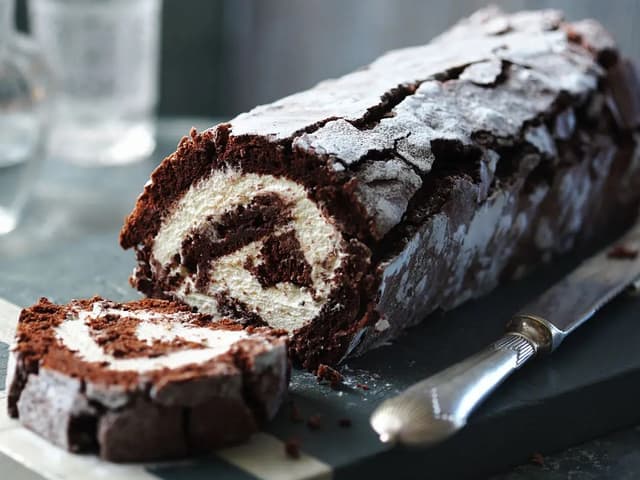 Mini Chocolate Roulade with Cream