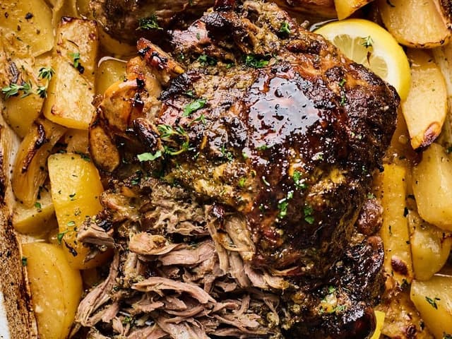 GREEN OLIVE + ROSEMARY PULLED LAMB