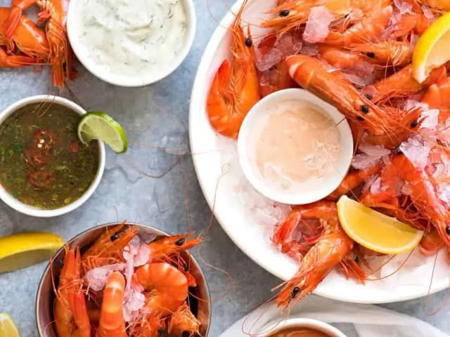 Whole Cooked Fresh Prawns w/ Beerenberg Seafood Saucece