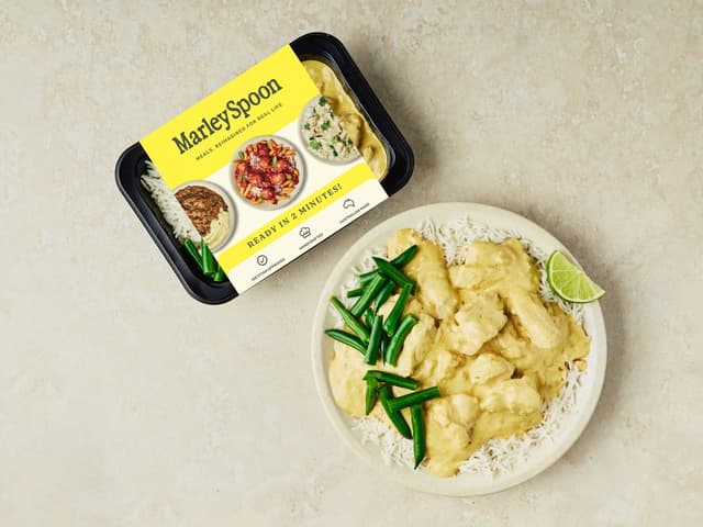 Creamy Satay Chicken with Green Beans and Steamed Rice