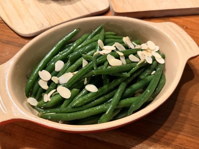 Green Beans with Garlic & Flaked Almonds