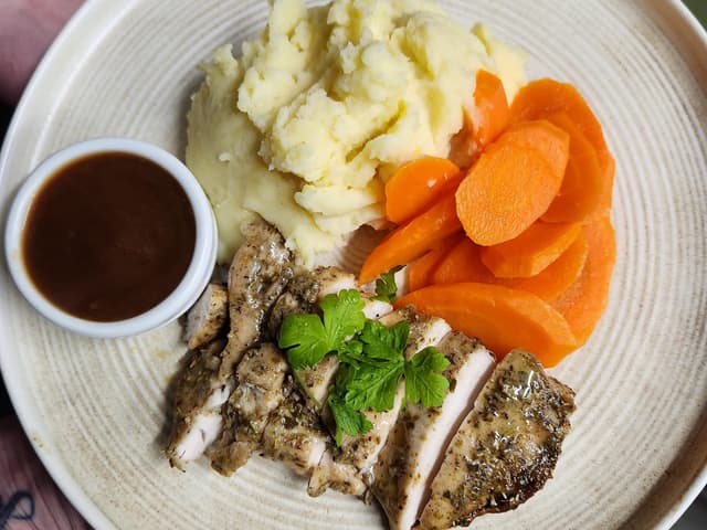 Herb Roast Chicken with Gravy, Mash & Carrots