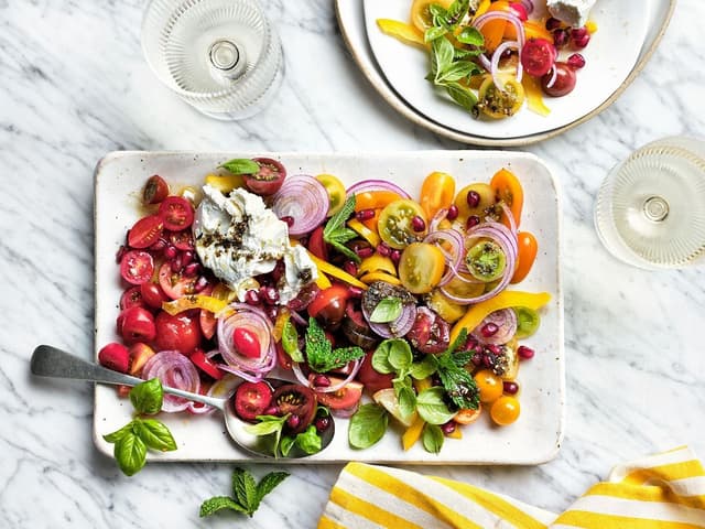 Tomato & Pomegranate Salad