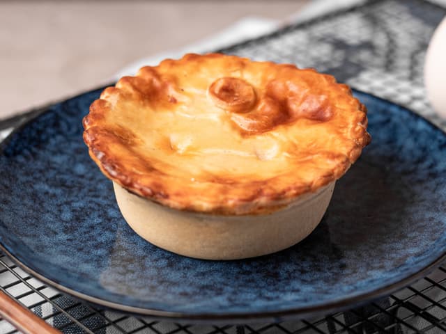 Beef & Gravy Pie