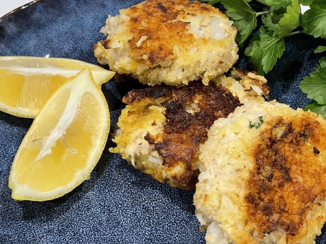 Salmon Patties w Salad