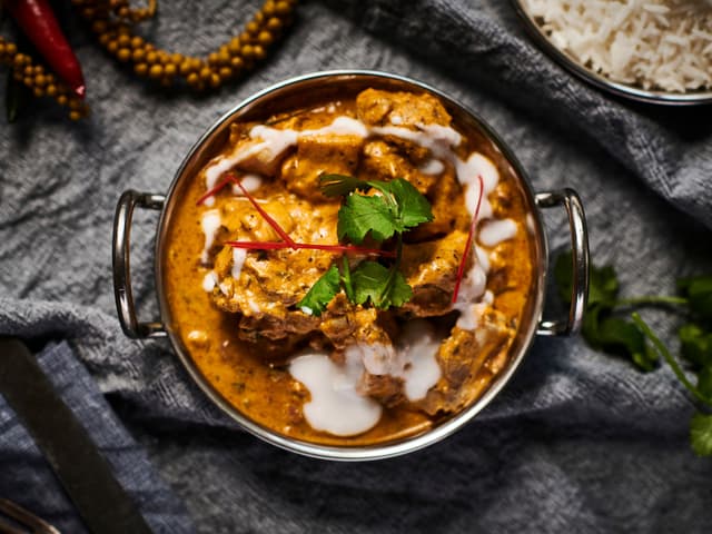 pork red curry, lychee, cashew & green peppercorn